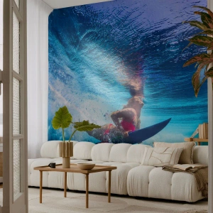Fototapete Premium Sand - Surfer unter Wasser im intensiven Blau des Ozeans - 100x70cm - Tiefe der Freude - Moderne Wanddekoration für Wohnzimmer und Schlafzimmer ARTTOR