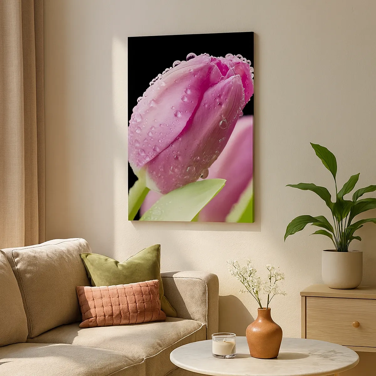 Bild auf Leinwand - Leinwandbild - Rosa Tulpe mit Wassertropfen auf schwarzem Hintergrund - 50x70cm - Lila Traum im Tau - Moderne Wanddekoration für Wohnzimmer und Schlafzimmer ARTTOR