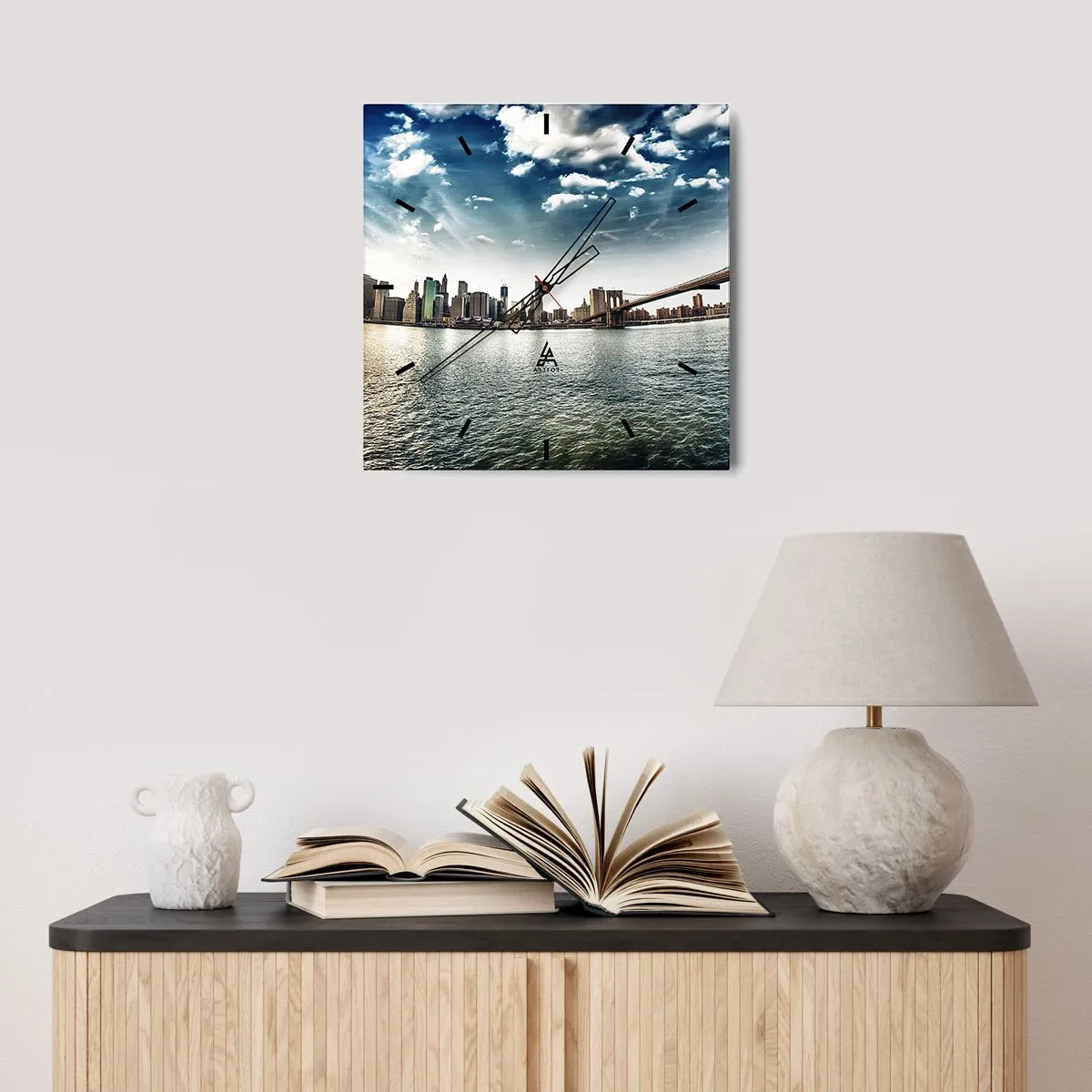 Wanduhr - Glasuhr - Panorama der Stadt mit einer Brücke vor dem blauen Himmel - 30x30cm - Glasinsel - Moderne Wanddekoration für Wohnzimmer und Schlafzimmer ARTTOR