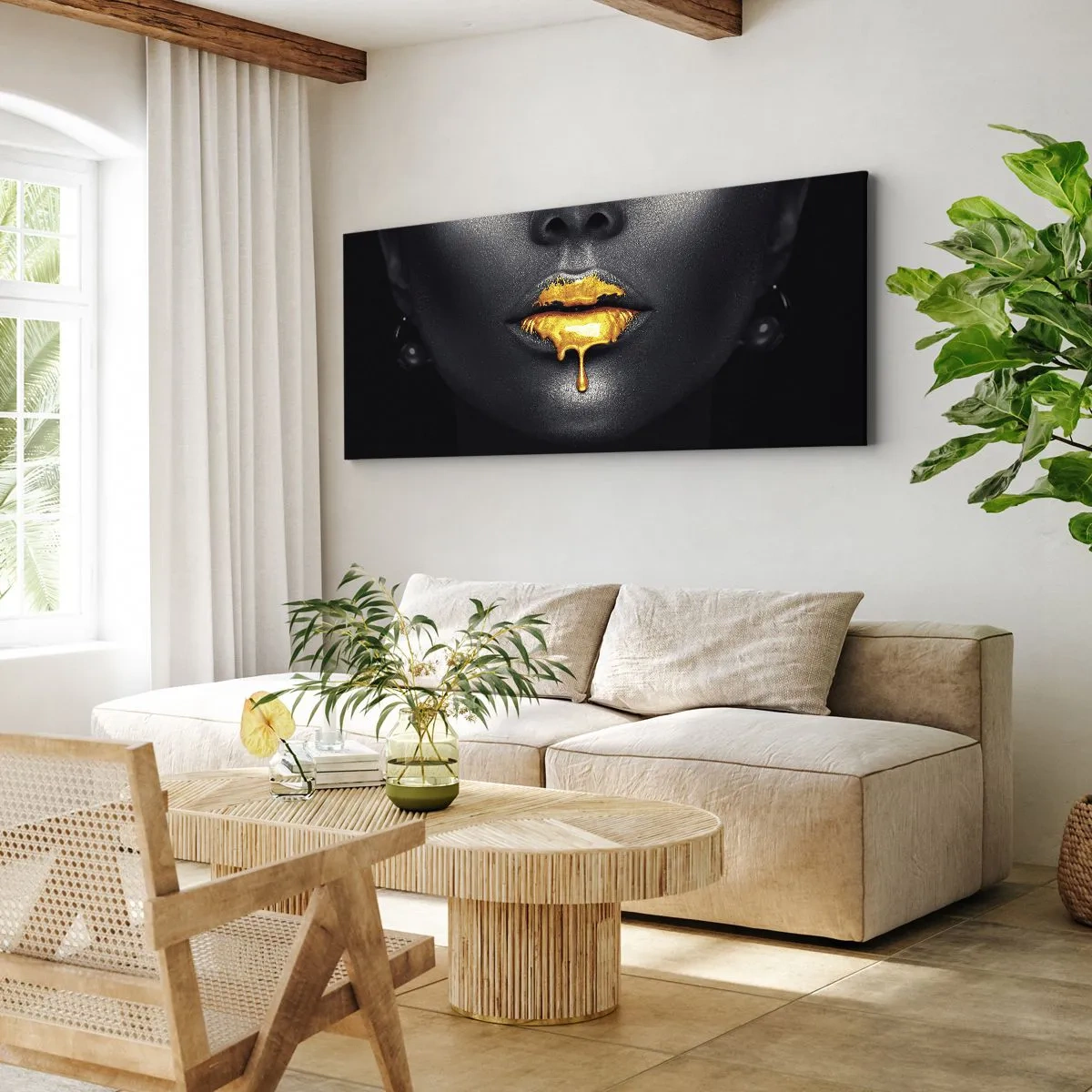 Bild auf Leinwand - Leinwandbild - Schwarz-goldenes Porträt einer Frau mit einem Tropfen Gold auf den Lippen - 160x50cm - Goldmaul - Moderne Wanddekoration für Wohnzimmer und Schlafzimmer ARTTOR