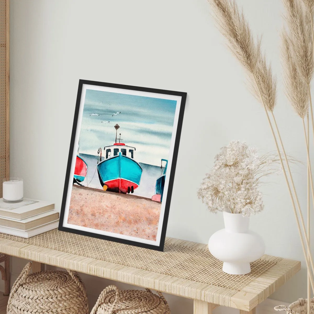 Poster in einem schwarzem Rahmen - Malerisch blaue Fischerboote am Ufer - 50x70cm - Bereit zum Fang - Moderne Wanddekoration für Wohnzimmer und Schlafzimmer ARTTOR