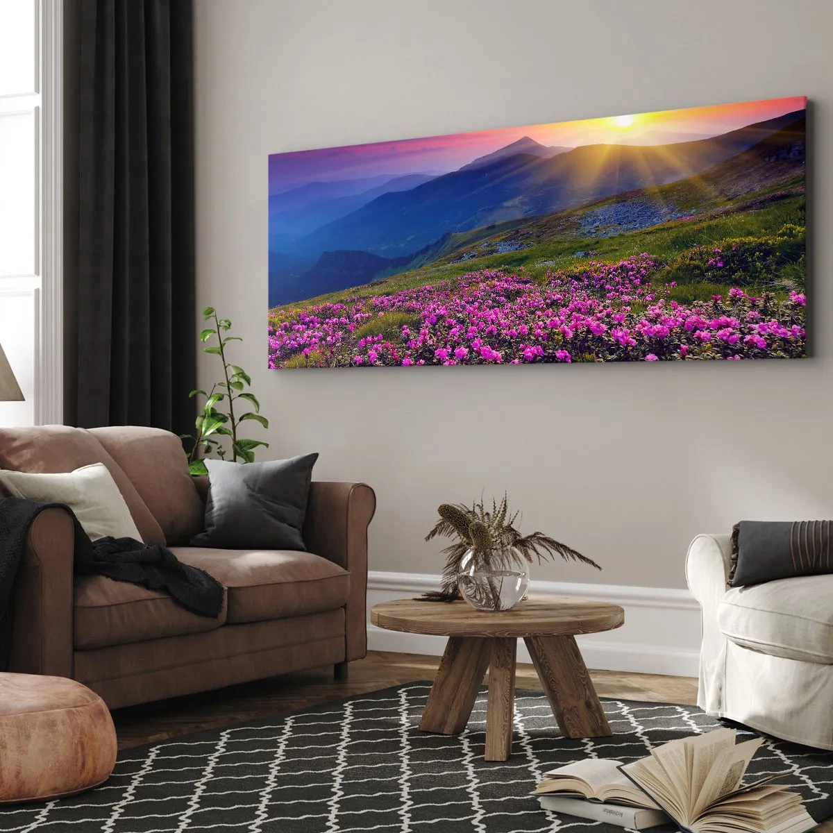 Bild auf Leinwand - Leinwandbild - Eine blühende Wiese mit Blick auf die Berge bei Sonnenuntergang - 160x50cm - … Und drumherum duftet es nach Latschenkiefer und dem Duft von Kräutern - Moderne Wanddekoration für Wohnzimmer und Schlafzimmer ARTTOR