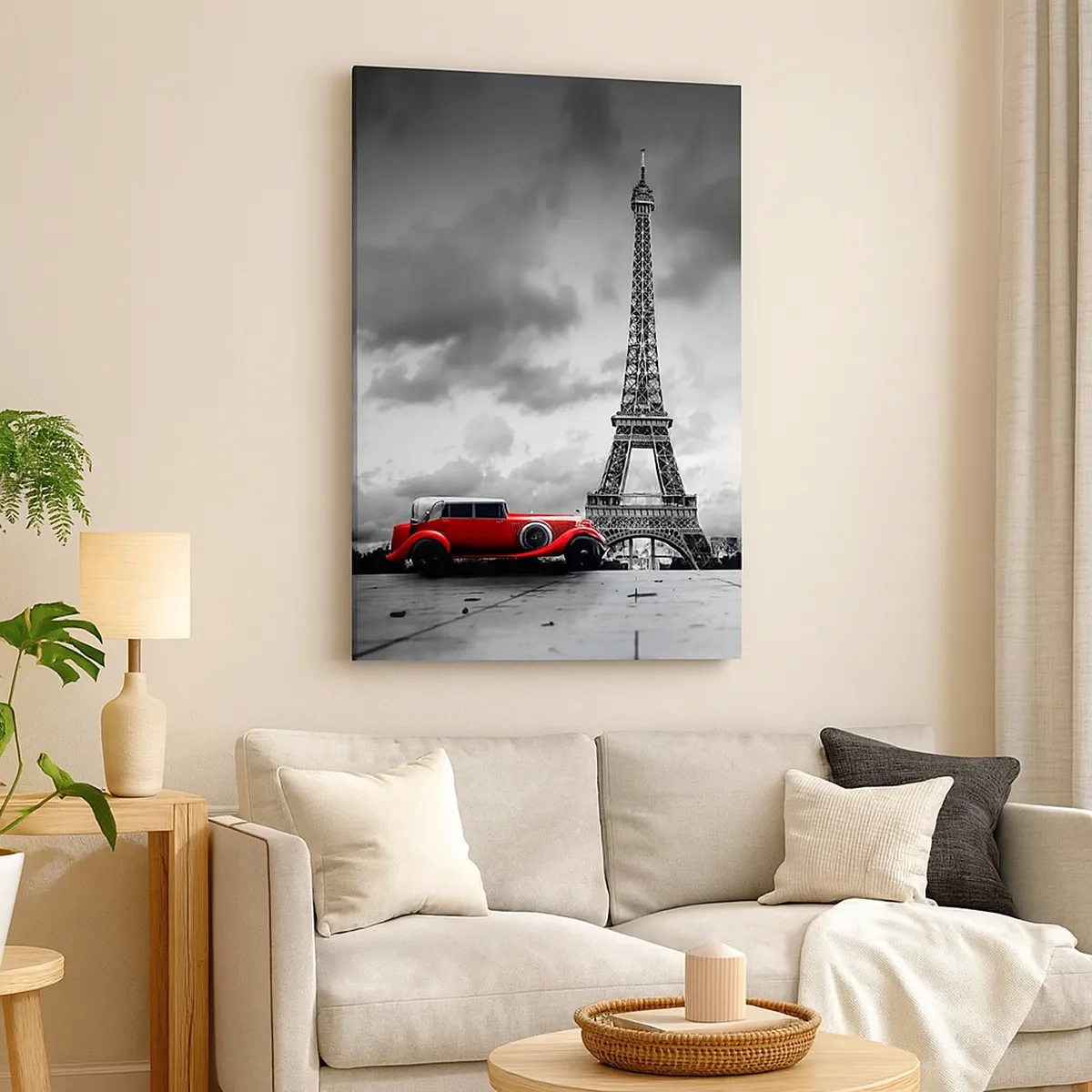 Bild auf Leinwand - Leinwandbild - Rotes Retro-Auto vor dem Eiffelturm in Schwarz und Weiß - 50x70cm - Vor nicht allzu langer Zeit in Paris - Moderne Wanddekoration für Wohnzimmer und Schlafzimmer ARTTOR