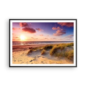 Poster in einem schwarzem Rahmen - Ein grasbewachsener Strand und ein Sonnenuntergang über einem ruhigen Meer - 100x70cm - Die Luft riecht schon im Sommer - Moderne Wanddekoration für Wohnzimmer und Schlafzimmer ARTTOR