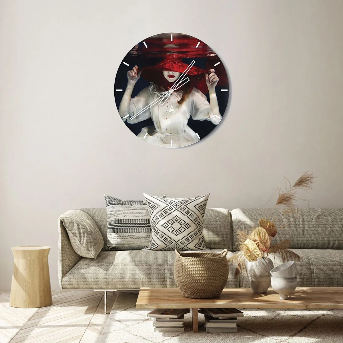 Wanduhr - Glasuhr - Eine Figur mit einem roten Hut unter Wasser - 30x30cm - Boshafte Göttin in der slawischen Mythologie - Moderne Wanddekoration für Wohnzimmer, Küche und Schlafzimmer ARTTOR