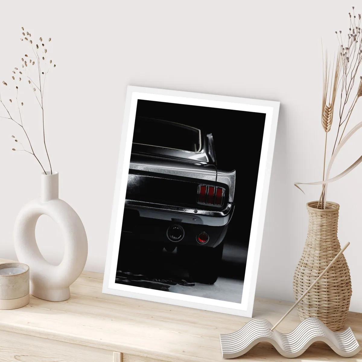 Poster in einem weißen Rahmen - Charme des Klassikers - 70x100 cm