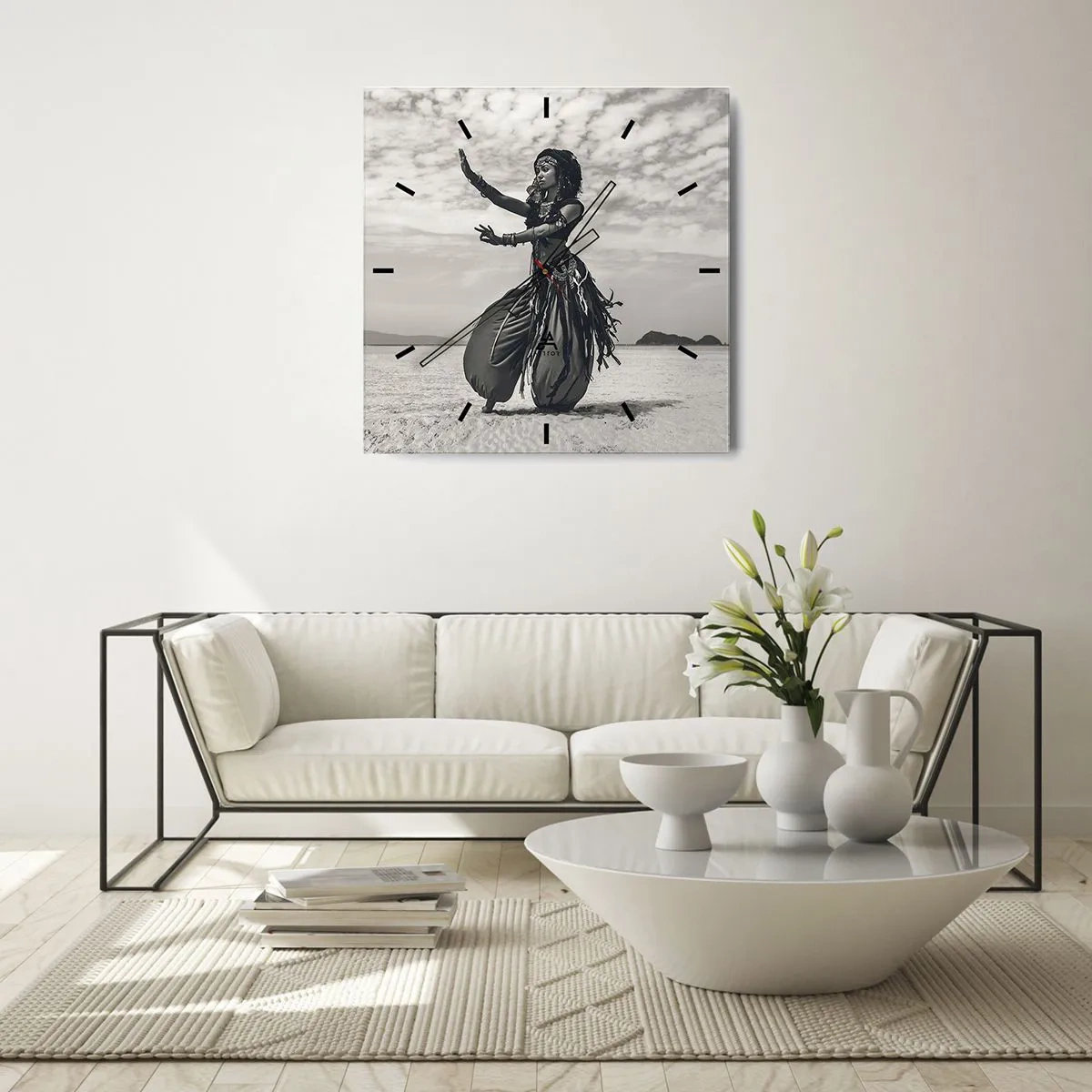 Wanduhr - Glasuhr - Exotische Tänzerin vor Wüstenkulisse - 30x30cm - Der Tanz der südlichen Inseln - Moderne Wanddekoration für Wohnzimmer und Schlafzimmer ARTTOR