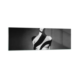 Glasbild - Bild auf glas - Schwarz-Weiß-Porträt einer Frau in Licht und Schatten - 160x50cm - In Glanz und Schatten - Moderne Wanddekoration für Wohnzimmer und Schlafzimmer ARTTOR