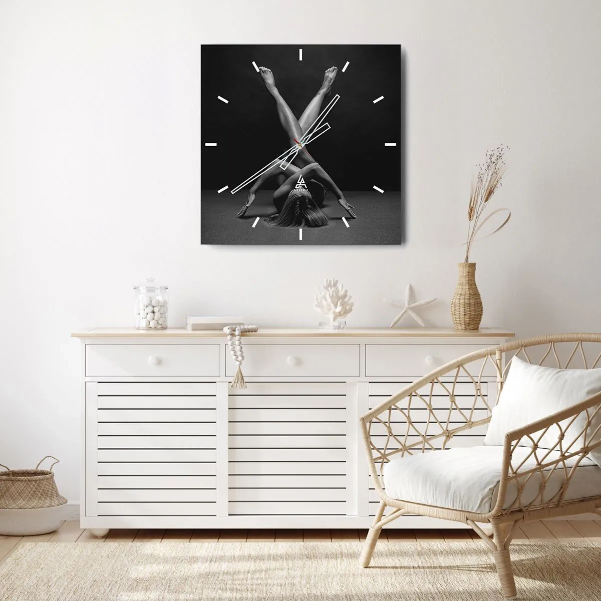 Wanduhr - Glasuhr - Eine künstlerische Interpretation einer Frau in Schwarzweiß - 30x30cm - Die Geometrie der Nacktheit - Moderne Wanddekoration für Wohnzimmer und Schlafzimmer ARTTOR