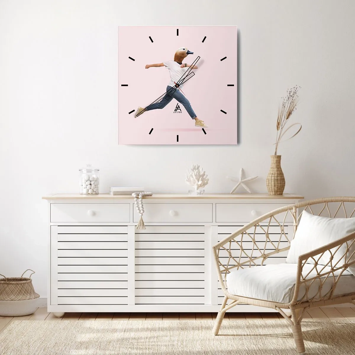 Wanduhr - Glasuhr - Eine surrealistische Figur mit einem Entenkopf in Bewegung - 30x30cm - Eine Prise Absurdität - Moderne Wanddekoration für Wohnzimmer und Schlafzimmer ARTTOR