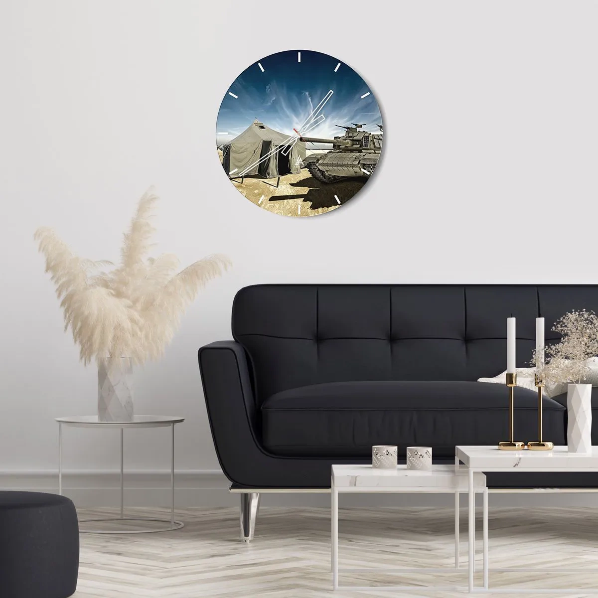 Wanduhr - Glasuhr - Ein Panzer und ein Zelt vor blauem Himmel - 30x30cm - Ein militärischer Traum - Moderne Wanddekoration für Wohnzimmer, Küche und Schlafzimmer ARTTOR