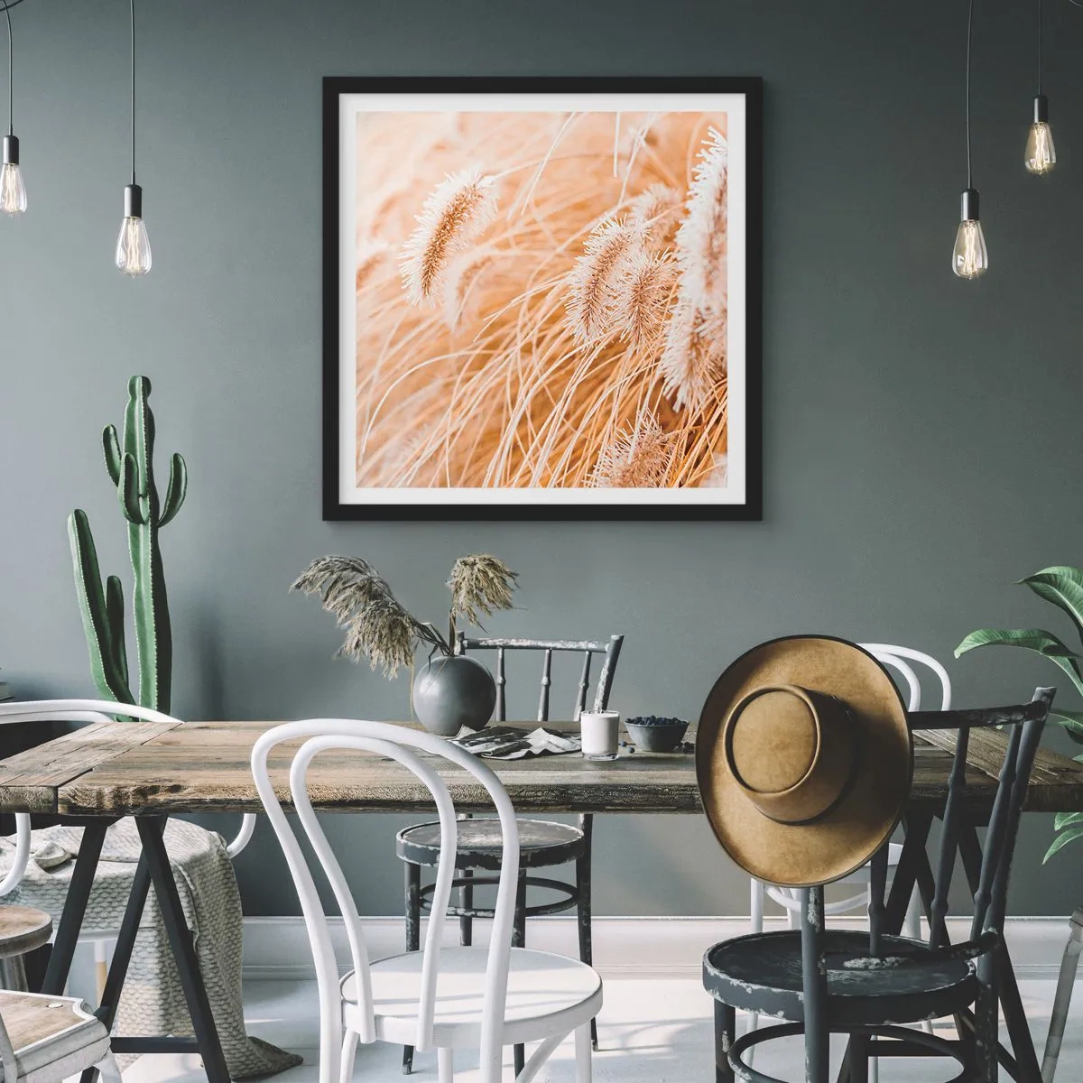 Poster in einem schwarzem Rahmen - Das goldene Rauschen des Grases - 50x50 cm