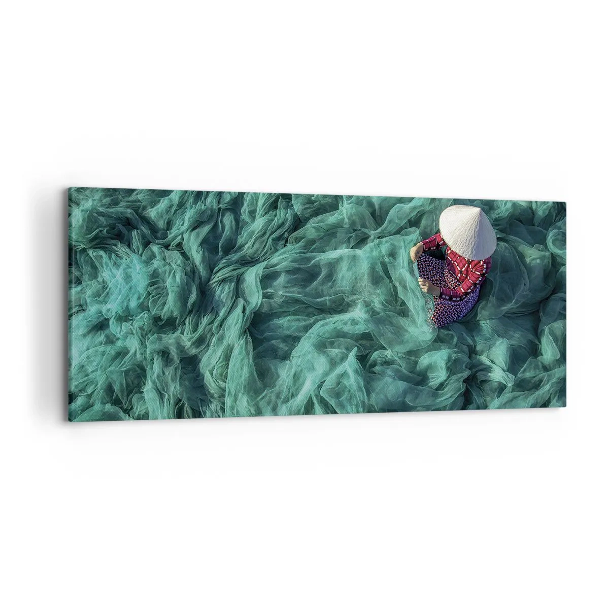 Bild auf Leinwand - Leinwandbild - Eine Person mit Hut zwischen grünen Fischernetzen - 120x50cm - In einem Meer aus Netzen - Moderne Wanddekoration für Wohnzimmer und Schlafzimmer ARTTOR