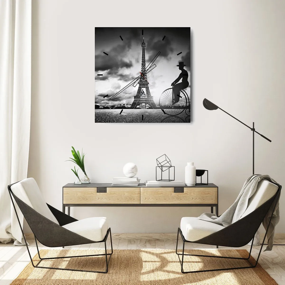 Wanduhr - Glasuhr - Schwarz-Weiß-Bild eines Retro-Fahrrads mit dem Eiffelturm im Hintergrund - 30x30cm - Sehnsucht nach Belle Epoque - Moderne Wanddekoration für Wohnzimmer und Schlafzimmer ARTTOR
