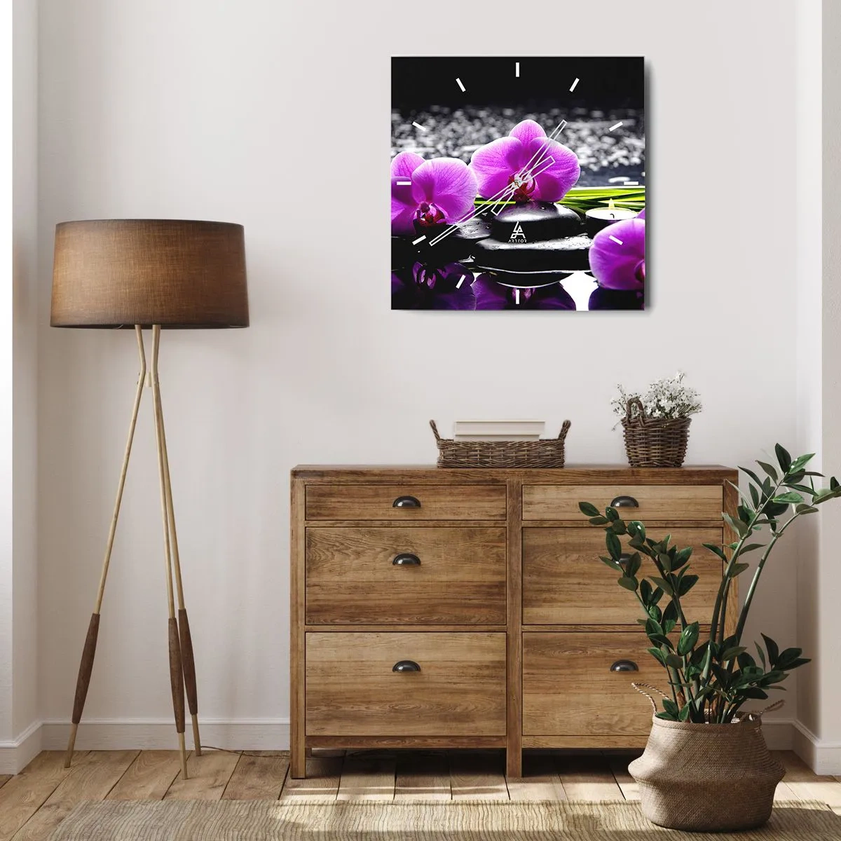 Wanduhr - Glasuhr - Lila Orchideen vor einem Hintergrund aus Steinen und Kerzen in einer entspannenden Umgebung - 30x30cm - In Ruhe ertrinken - Moderne Wanddekoration für Wohnzimmer und Schlafzimmer ARTTOR