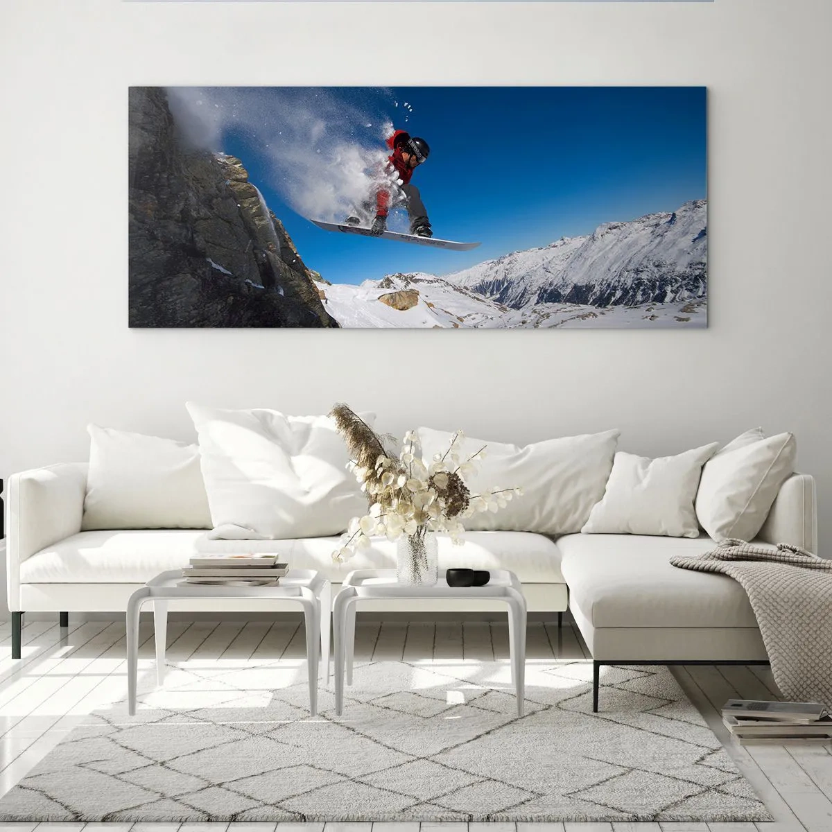 Glasbild - Bild auf glas - Ein Snowboarder springt von einem Felsen vor einer Berglandschaft - 140x50cm - Und du wurdest Teil des Raums - Moderne Wanddekoration für Wohnzimmer und Schlafzimmer ARTTOR