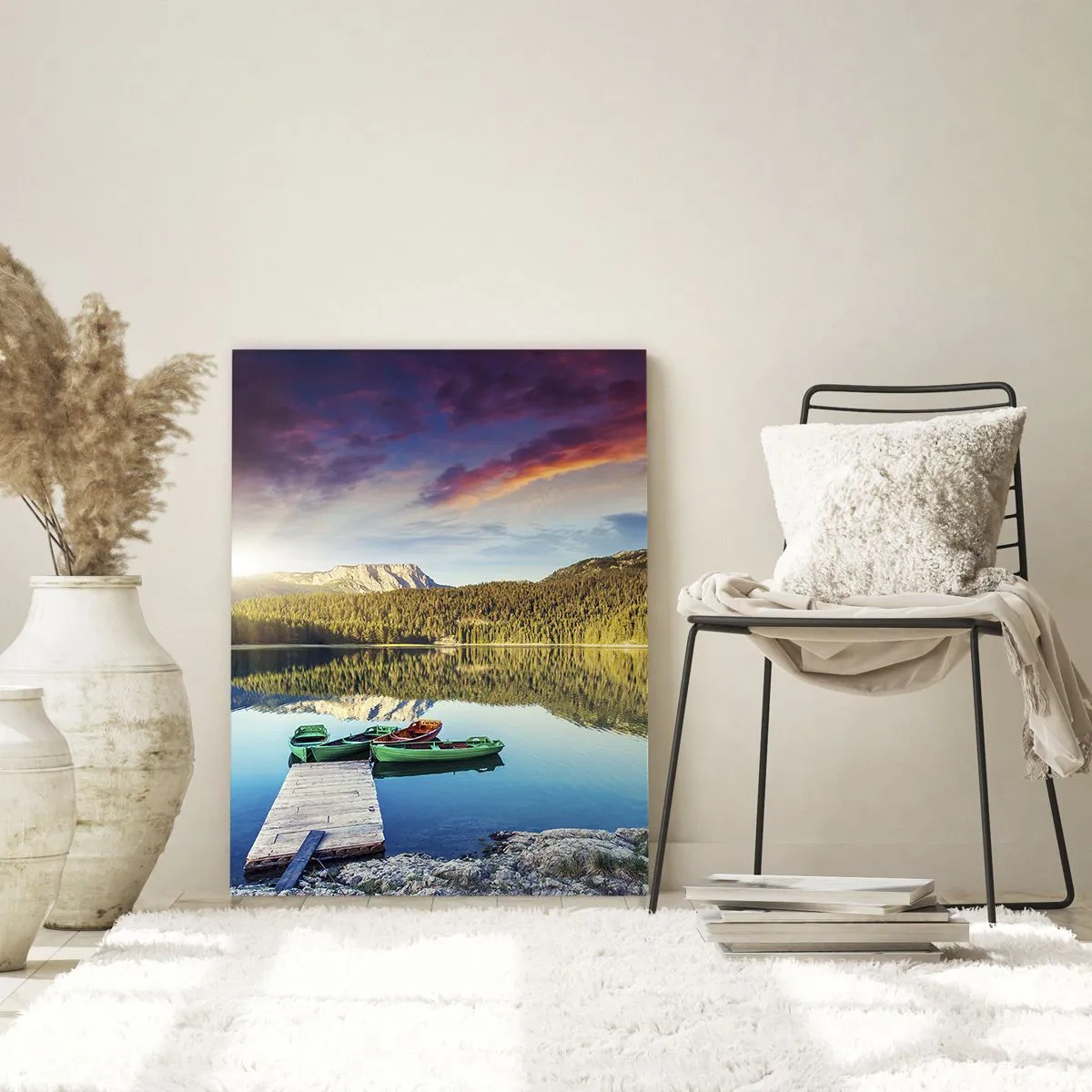 Glasbild - Bild auf glas - Sonnenuntergang über dem See mit Booten am Pier - 80x120cm - Glatt wie ein Spiegel über dem Wasser - Moderne Wanddekoration für Wohnzimmer und Schlafzimmer ARTTOR