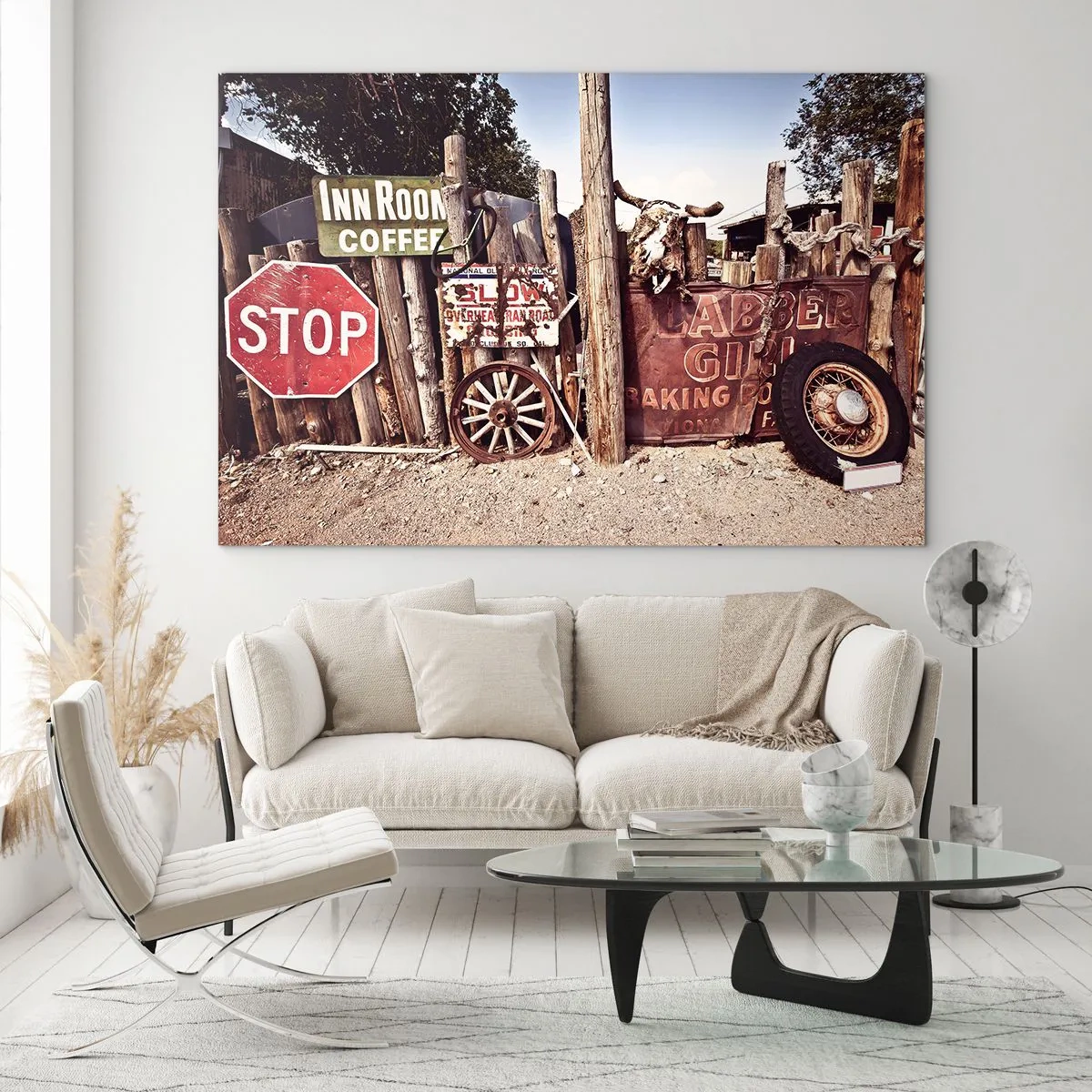 Glasbild - Bild auf glas - Holzzaun mit Vintage-Schildern und Rädern - 120x80cm - Und die Zeit ist stehen geblieben - Moderne Wanddekoration für Wohnzimmer und Schlafzimmer ARTTOR