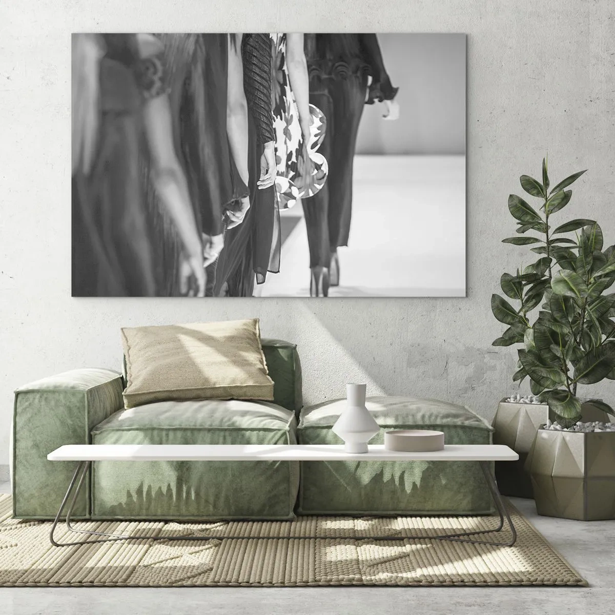 Glasbild - Bild auf glas - Eine Schwarz-Weiß-Szene einer Modenschau mit Models auf dem Laufsteg. - 70x50cm - Eine stilvolle Parade - Moderne Wanddekoration für Wohnzimmer und Schlafzimmer ARTTOR