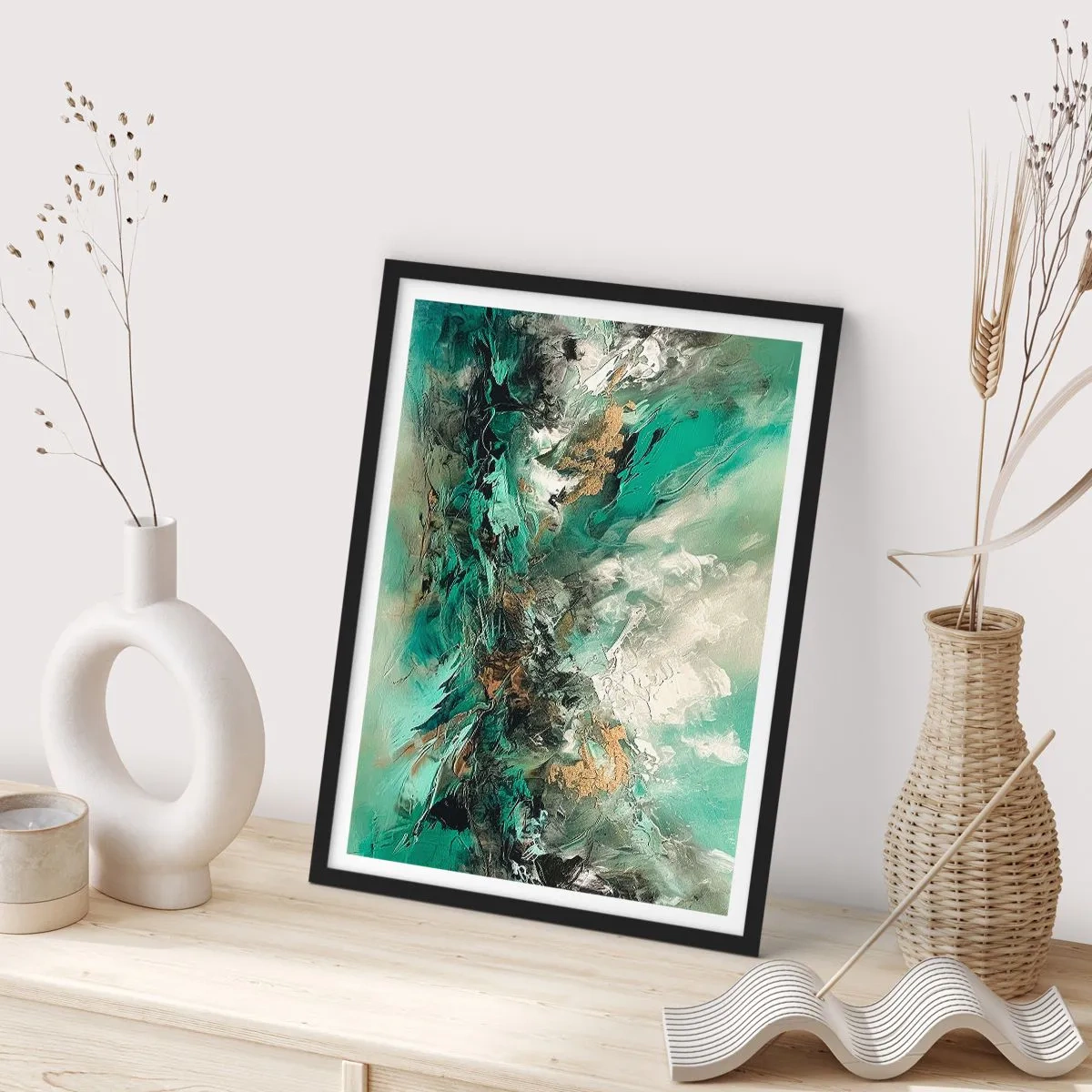 Poster in einem schwarzem Rahmen - Smaragdgrüne und schwarze Brandung - 30x40 cm