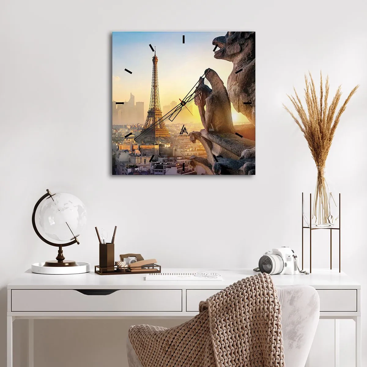 Wanduhr - Glasuhr - Blick auf den Eiffelturm mit Wasserspeiern im Hintergrund - 30x30cm - Vieles hat sich geändert ... - Moderne Wanddekoration für Wohnzimmer und Schlafzimmer ARTTOR