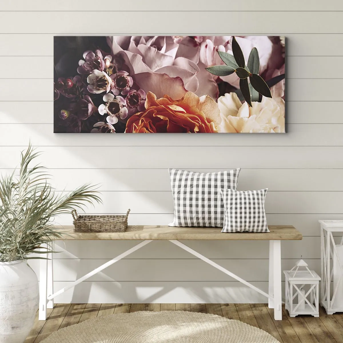 Bild auf Leinwand - Leinwandbild - Eine Nahaufnahme einer farbenfrohen Blumenkomposition - 160x50cm - Eingehüllt in Schönheit - Moderne Wanddekoration für Wohnzimmer und Schlafzimmer ARTTOR