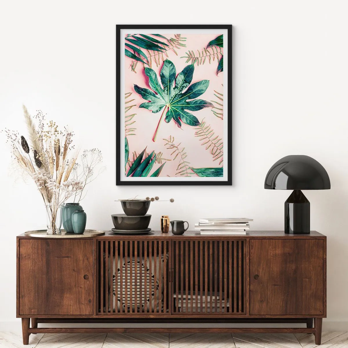 Poster in einem schwarzem Rahmen - Eine Studie von Grün auf einem rosa Hintergrund - 40x50 cm