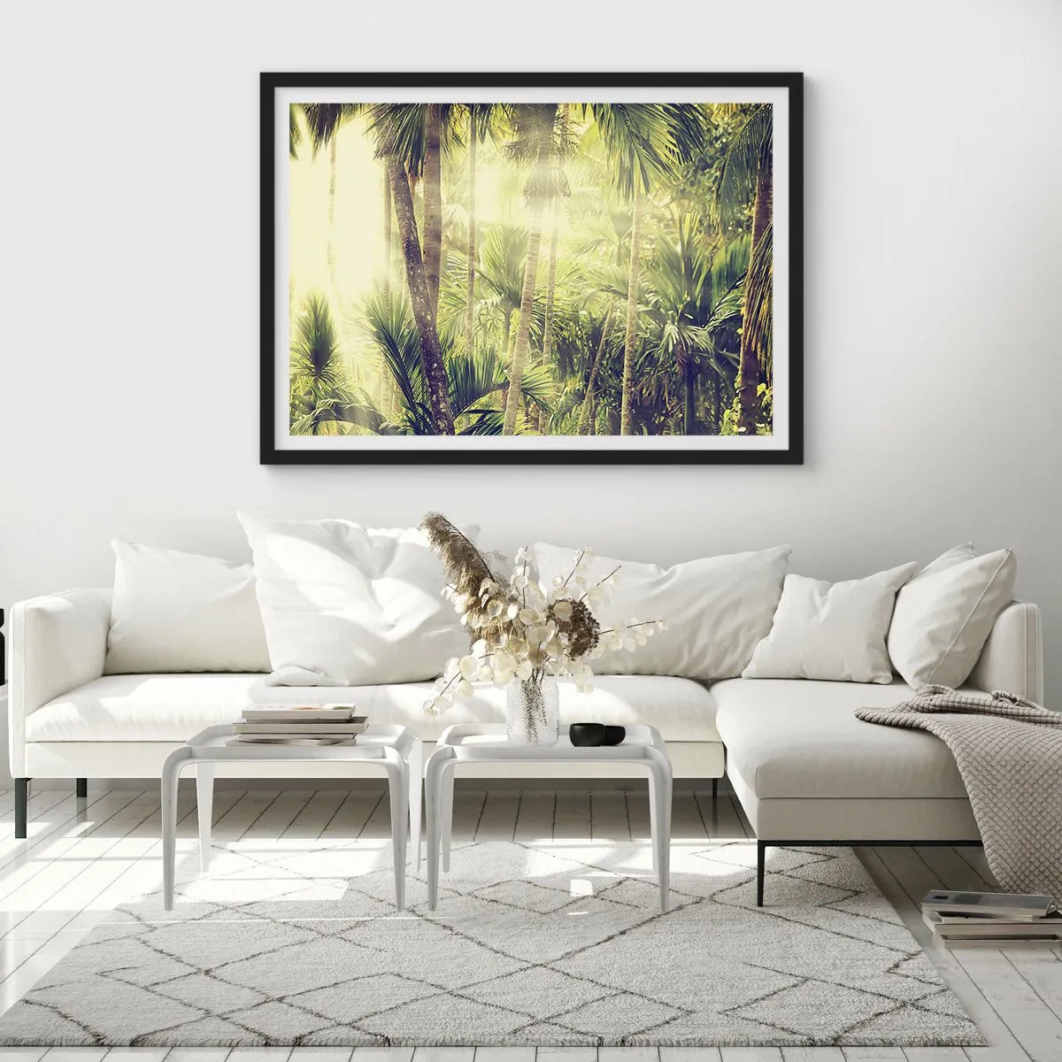 Poster in einem schwarzem Rahmen - Sonnenstrahlen in einem tropischen Palmenwald - 70x50cm - In grüner Hitze - Moderne Wanddekoration für Wohnzimmer und Schlafzimmer ARTTOR