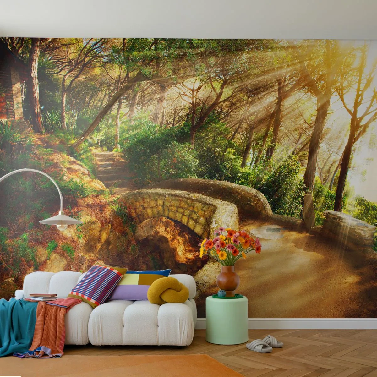 Fototapete Premium Sand - Ein Waldweg mit einer alten Steinbrücke in der Sonne - 100x70cm - Direkt von der Brücke in den Märchenwald - Moderne Wanddekoration für Wohnzimmer und Schlafzimmer ARTTOR
