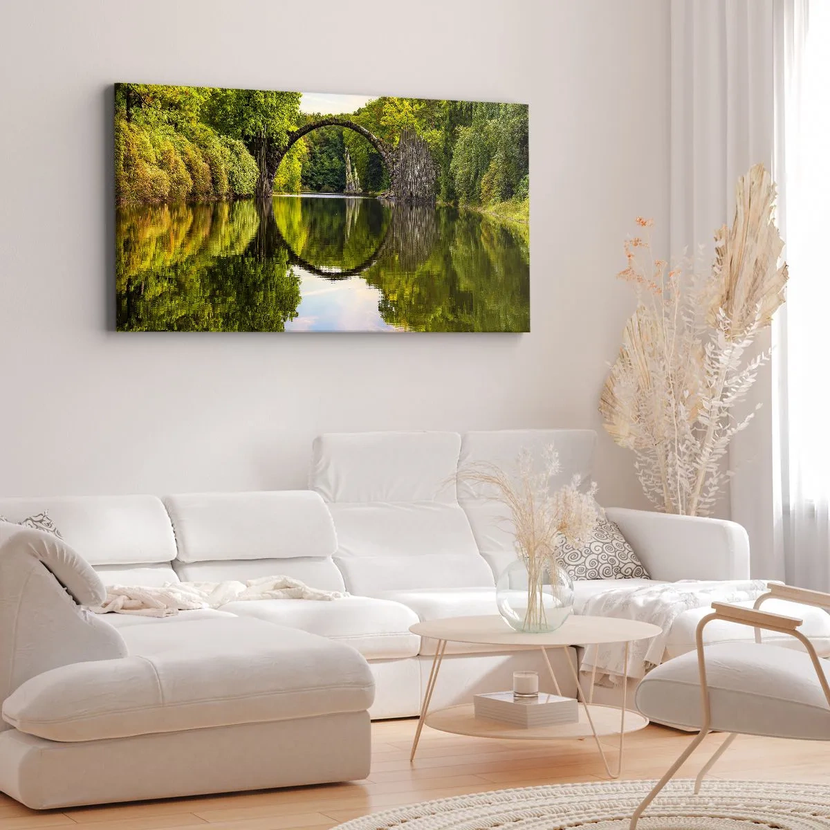 Bild auf Leinwand - Leinwandbild - Eine Steinbrücke über einen Fluss mit einer perfekten Spiegelung im Wasser - 160x50cm - An der Kreuzung zweier Welten - Moderne Wanddekoration für Wohnzimmer und Schlafzimmer ARTTOR