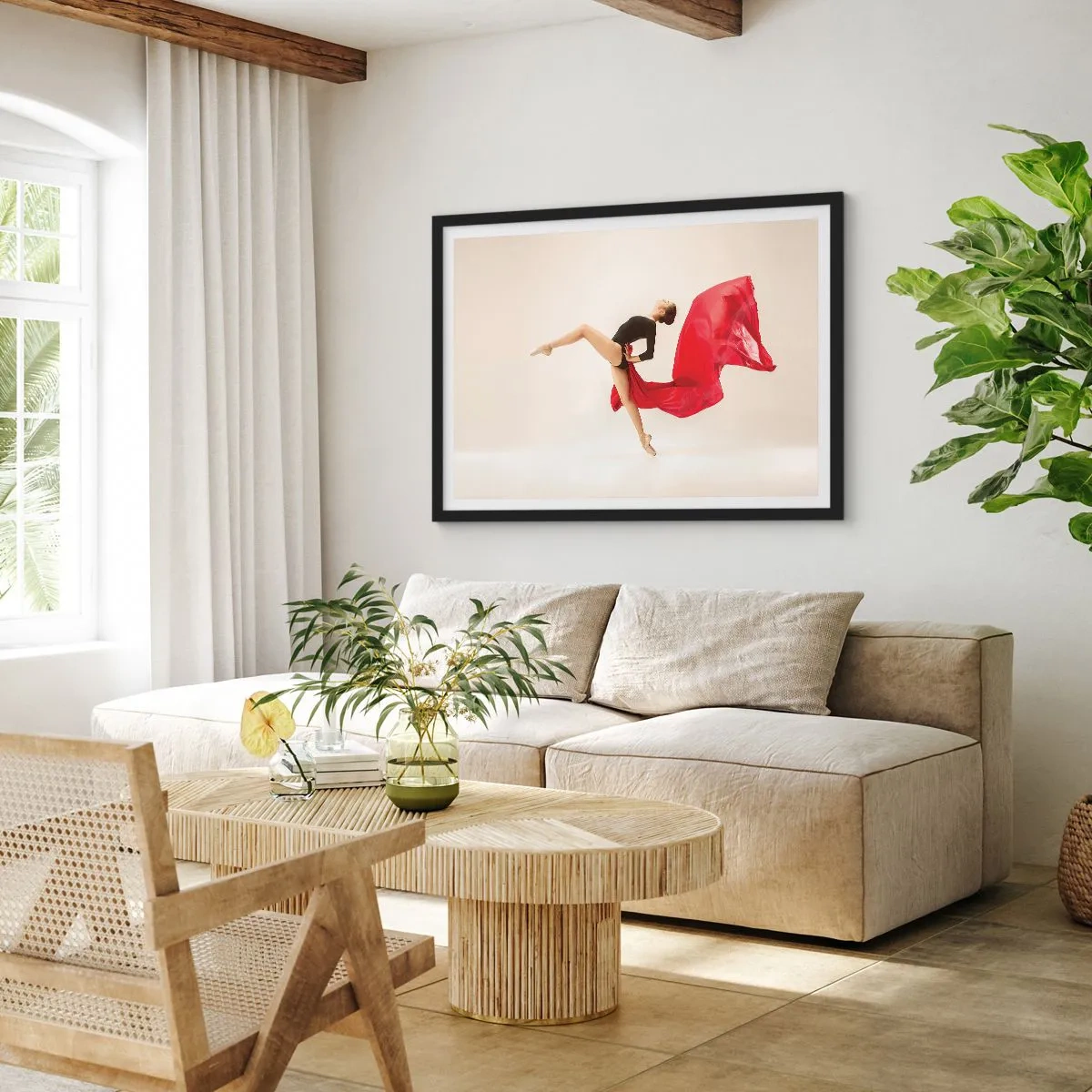 Poster in einem schwarzem Rahmen - Eine dynamische Tänzerin in schwarzem Outfit und rotem Stoff in Bewegung. - 70x50cm - Rot und Schwarz - Moderne Wanddekoration für Wohnzimmer und Schlafzimmer ARTTOR