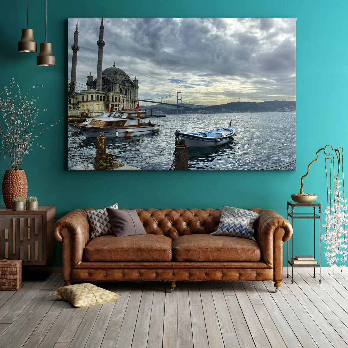 Bild auf Leinwand - Leinwandbild - Ein historisches Gebäude auf dem Wasser mit Booten und einer Brücke im Hintergrund - 120x80cm - An der Grenze der Welten - Moderne Wanddekoration für Wohnzimmer und Schlafzimmer ARTTOR