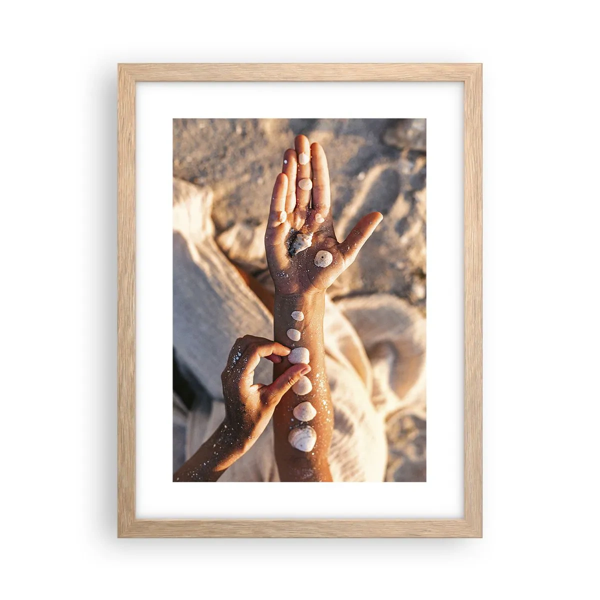 Poster in einem Rahmen aus heller Eiche - Schönheit an Ihren Fingerspitzen - 30x40 cm