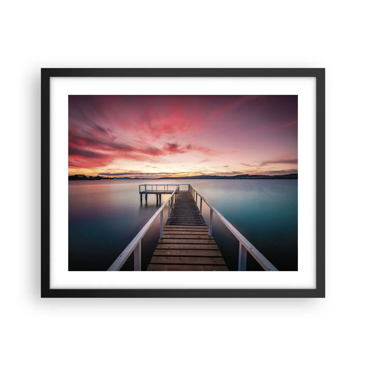 Poster in einem schwarzem Rahmen - Die sanfte Flamme des Abends - 50x40 cm