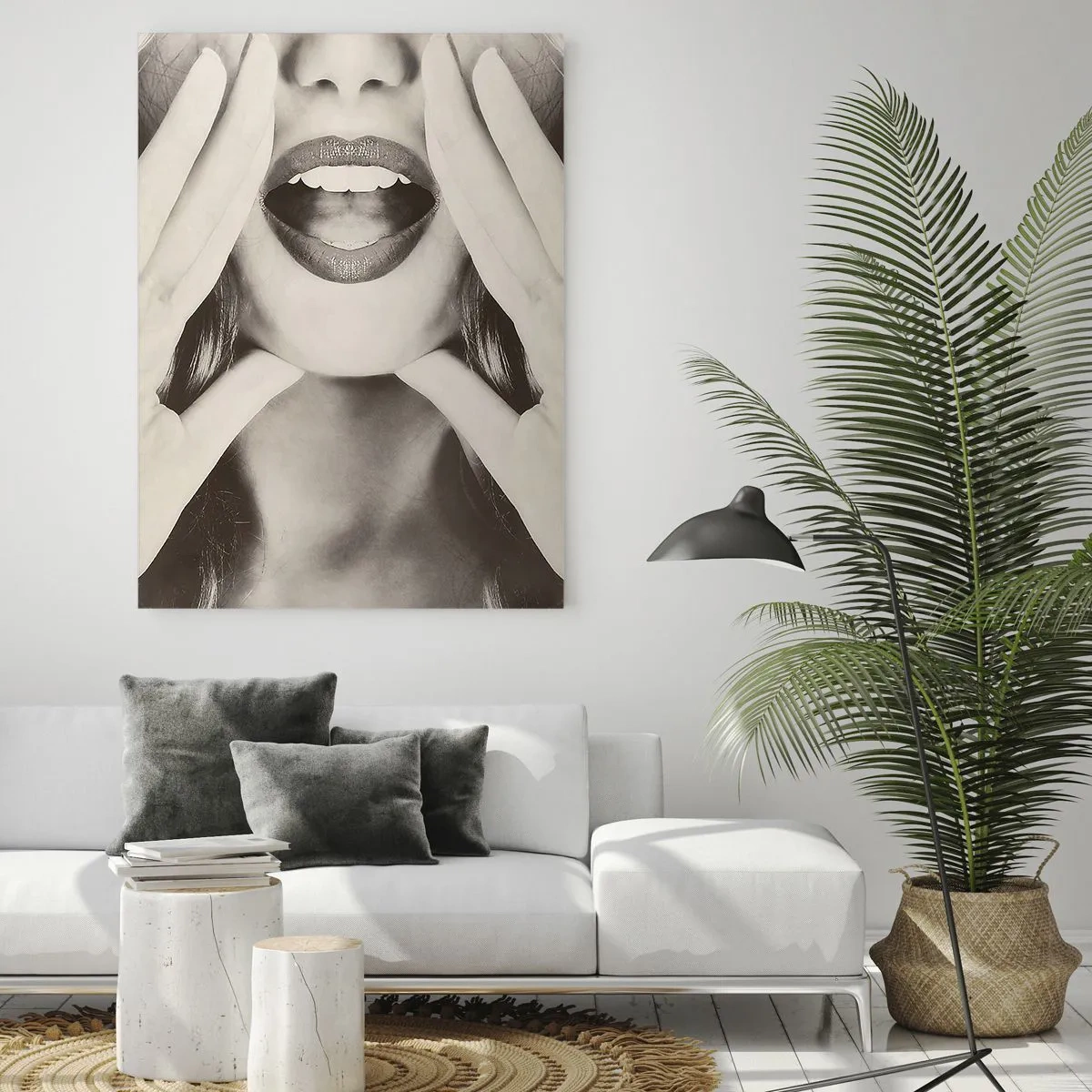 Glasbild - Bild auf glas - Eine Frau mit Lippenstift auf den Lippen und den Händen vor dem Gesicht - 50x70cm - Ich komme schon! - Moderne Wanddekoration für Wohnzimmer und Schlafzimmer ARTTOR