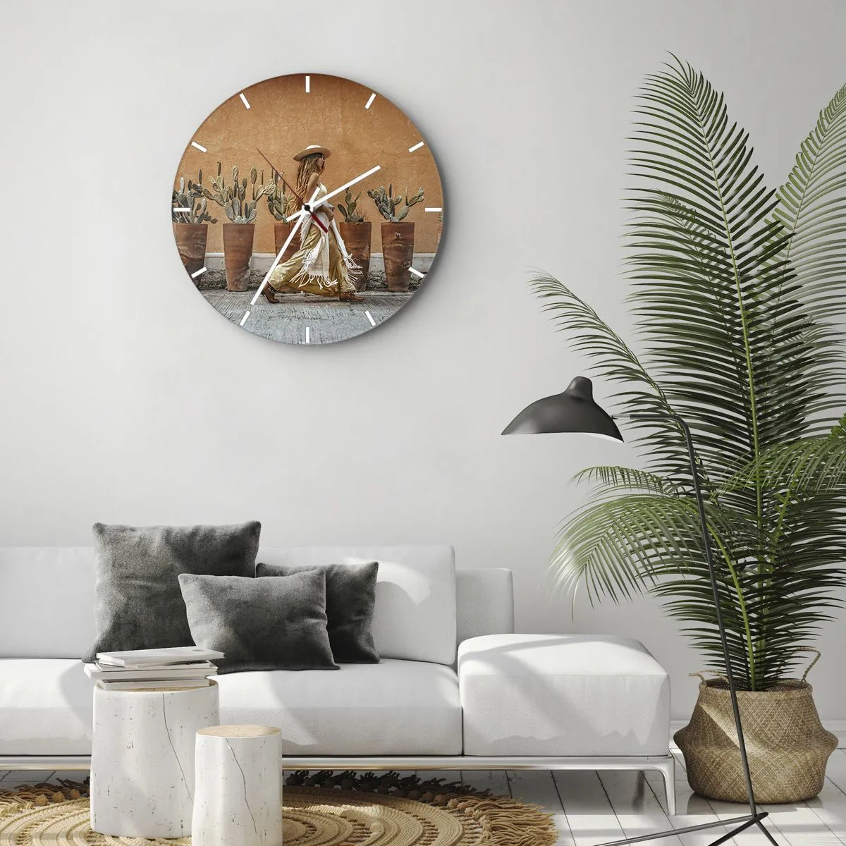 Wanduhr - Glasuhr - Stilisierte Hippie-Frau vor dem Hintergrund von Töpfen mit Kakteen - 30x30cm - Hippie-Stil - Moderne Wanddekoration für Wohnzimmer, Küche und Schlafzimmer ARTTOR