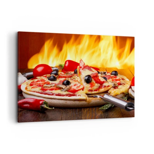 Bild auf Leinwand - Leinwandbild - Pizza mit Oliven, Tomaten und Paprika vor Flammenhintergrund - 120x80cm - Aus Italien mit Liebe - Moderne Wanddekoration für Wohnzimmer und Schlafzimmer ARTTOR