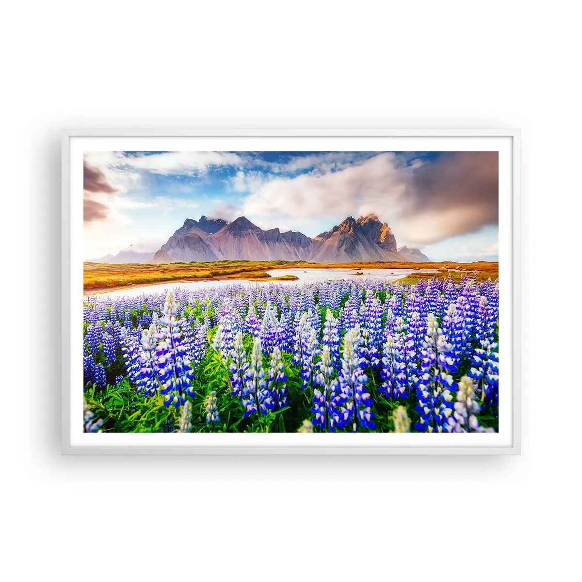 Poster in einem weißen Rahmen - Kraft und Strenge neben Sanftmut - 100x70 cm