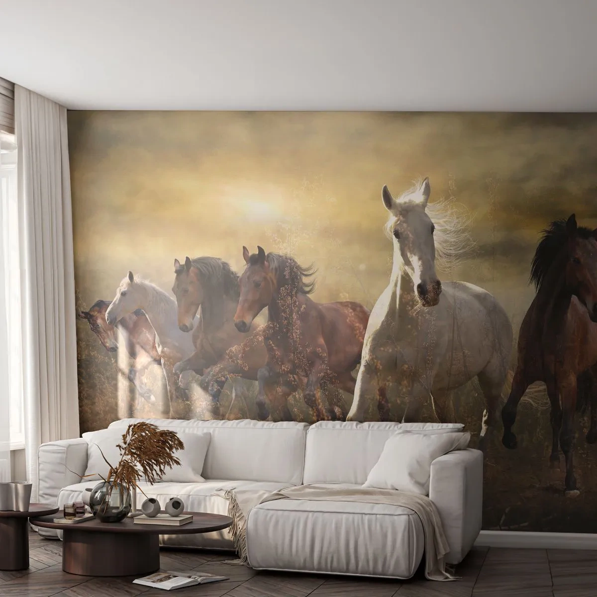 Fototapete Premium Sand - Laufende Pferde vor dem goldenen Himmel - 100x70cm - Lang lebe die Freiheit! - Moderne Wanddekoration für Wohnzimmer und Schlafzimmer ARTTOR