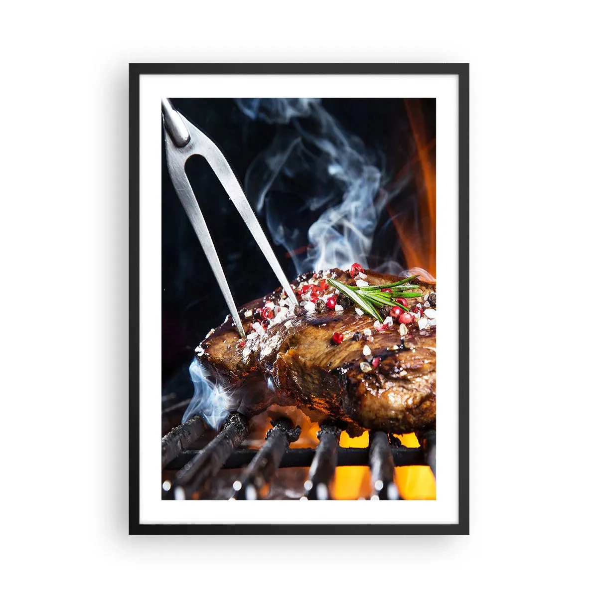 Poster in einem schwarzem Rahmen - Gegrilltes Steak mit Gewürzen - 50x70cm - Saftig und duftend - Moderne Wanddekoration für Wohnzimmer und Schlafzimmer ARTTOR