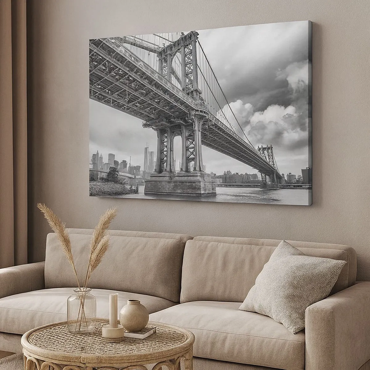 Bild auf Leinwand - Leinwandbild - Eine Brücke in Schwarz-Weiß mit Blick auf die Stadt - 70x50cm - Ins Herz der Stadt - Moderne Wanddekoration für Wohnzimmer und Schlafzimmer ARTTOR