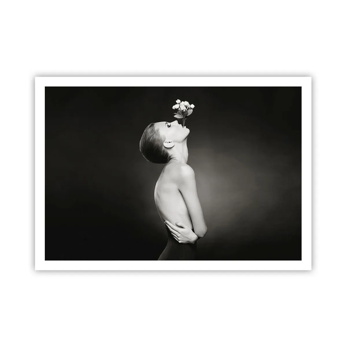 Poster - Schwarz-weiße Silhouette einer Frau mit einer Blume - 100x70cm - Exzentrische Eleganz - Moderne Wanddekoration für Wohnzimmer und Schlafzimmer ARTTOR