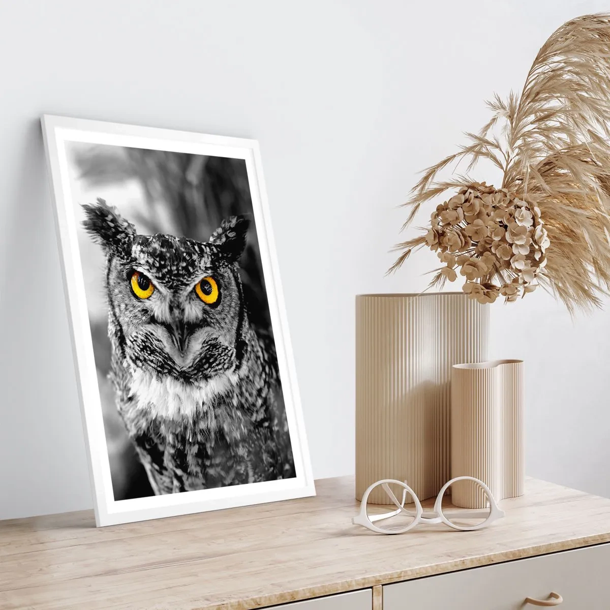 Poster in einem weißen Rahmen - Nichts wird sich verstecken - 70x100 cm