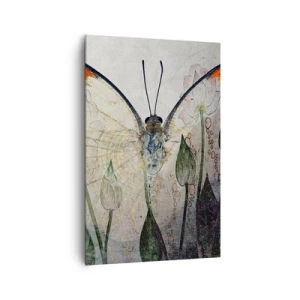 Bild auf Leinwand - Leinwandbild - Ein Schmetterling mit orangefarbenen Flügeln vor einem Hintergrund aus stilisierten Blumen. - 80x120cm - Wo schwingt der Schmetterling im Gras - Moderne Wanddekoration für Wohnzimmer und Schlafzimmer ARTTOR