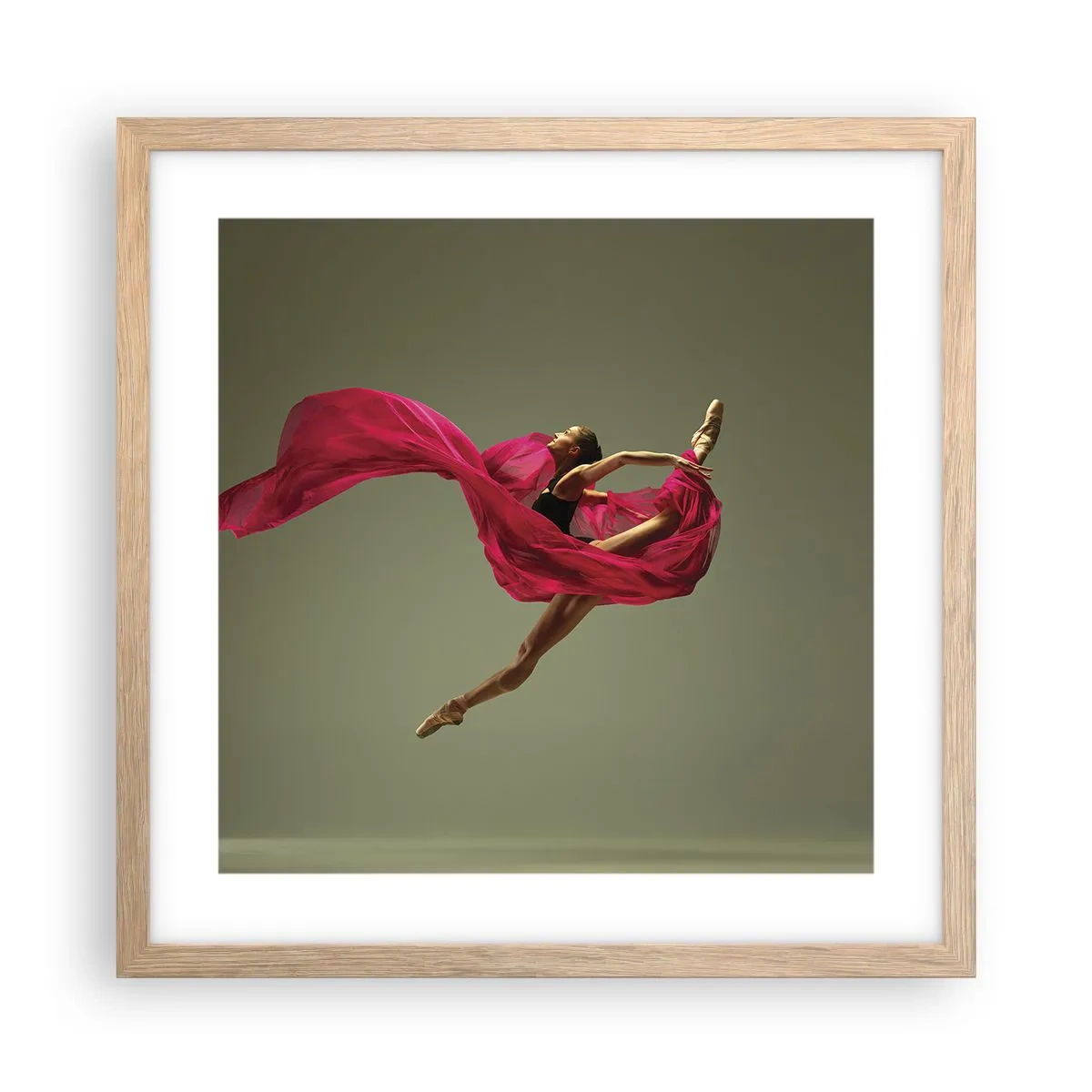 Poster in einem Rahmen aus heller Eiche - Tanzende Flamme - 40x40 cm