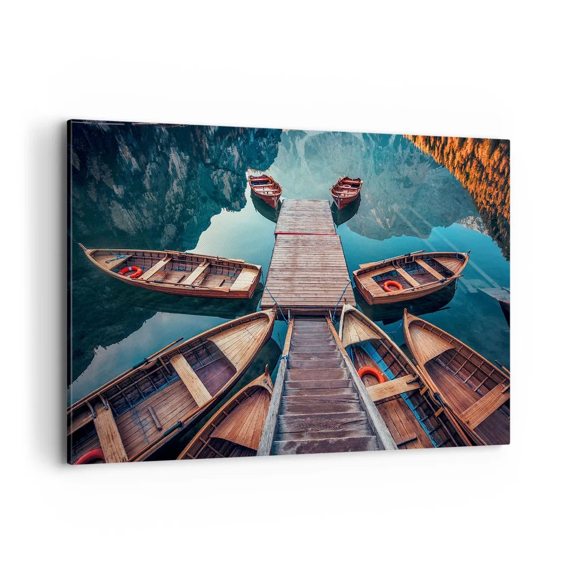 Bild auf Leinwand - Leinwandbild - Holzboote an einem Pier an einem Bergsee - 100x70cm - Ich warte am Yachthafen - Moderne Wanddekoration für Wohnzimmer und Schlafzimmer ARTTOR