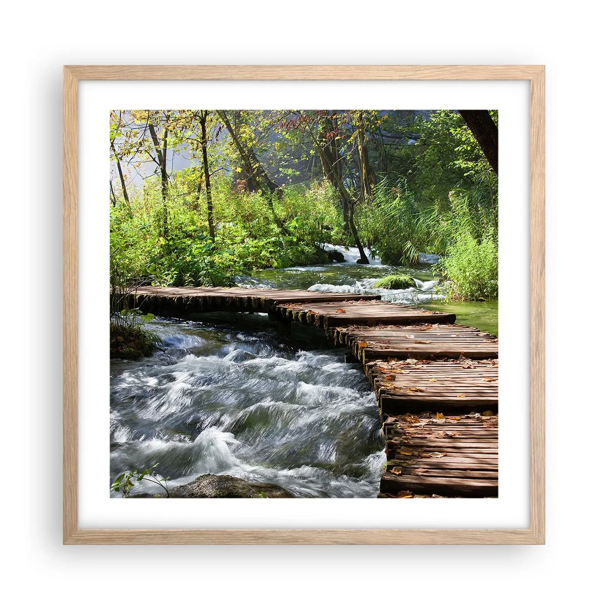Poster in einem Rahmen aus heller Eiche - Über der schaumigen Kaskade - 50x50 cm