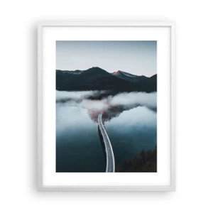 Poster in einem weißen Rahmen - Über Wasser so glatt wie ein Spiegel - 40x50 cm