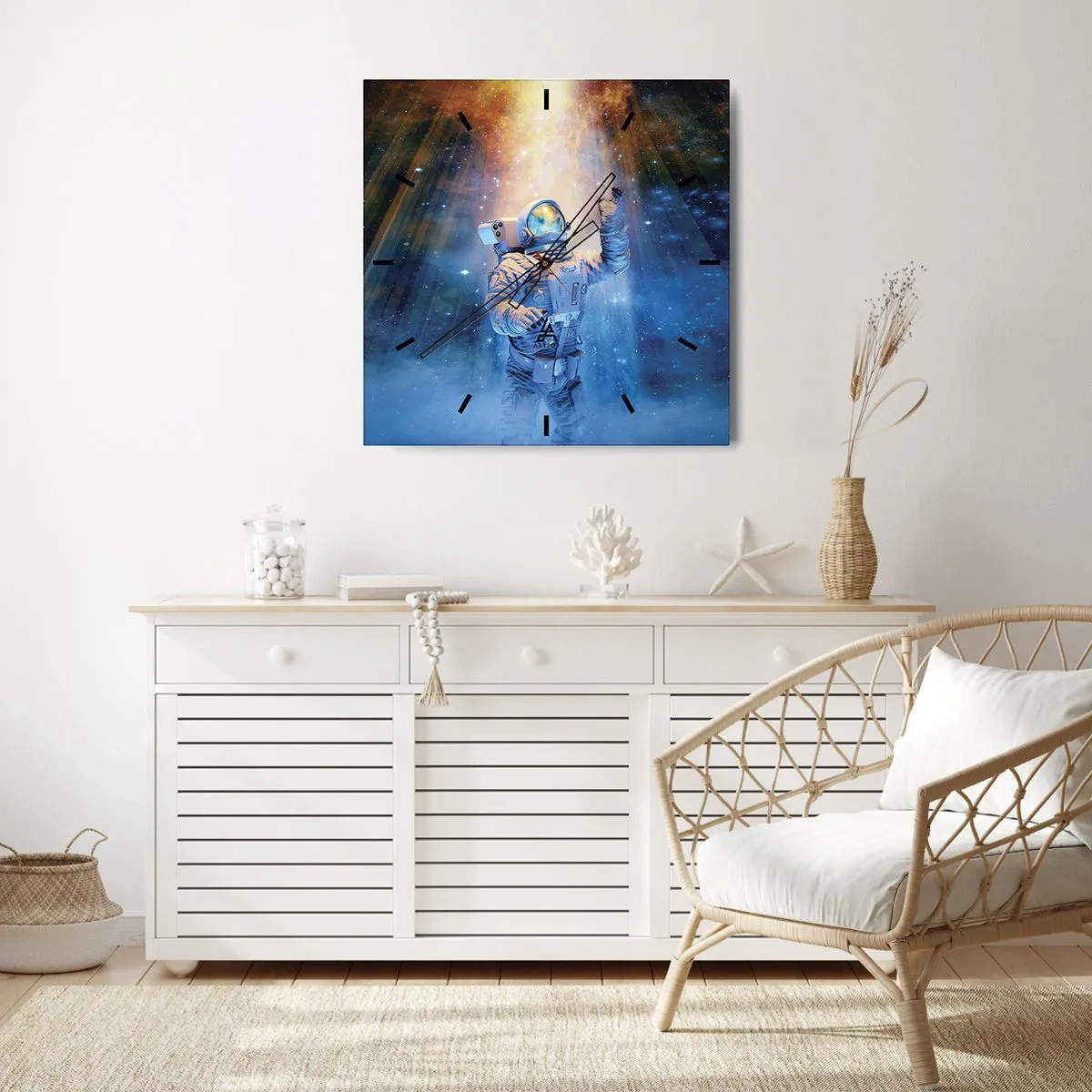 Wanduhr - Glasuhr - Astronaut im Licht einer kosmischen Explosion voller Sterne - 30x30cm - Endlich am Ende - Moderne Wanddekoration für Wohnzimmer und Schlafzimmer ARTTOR
