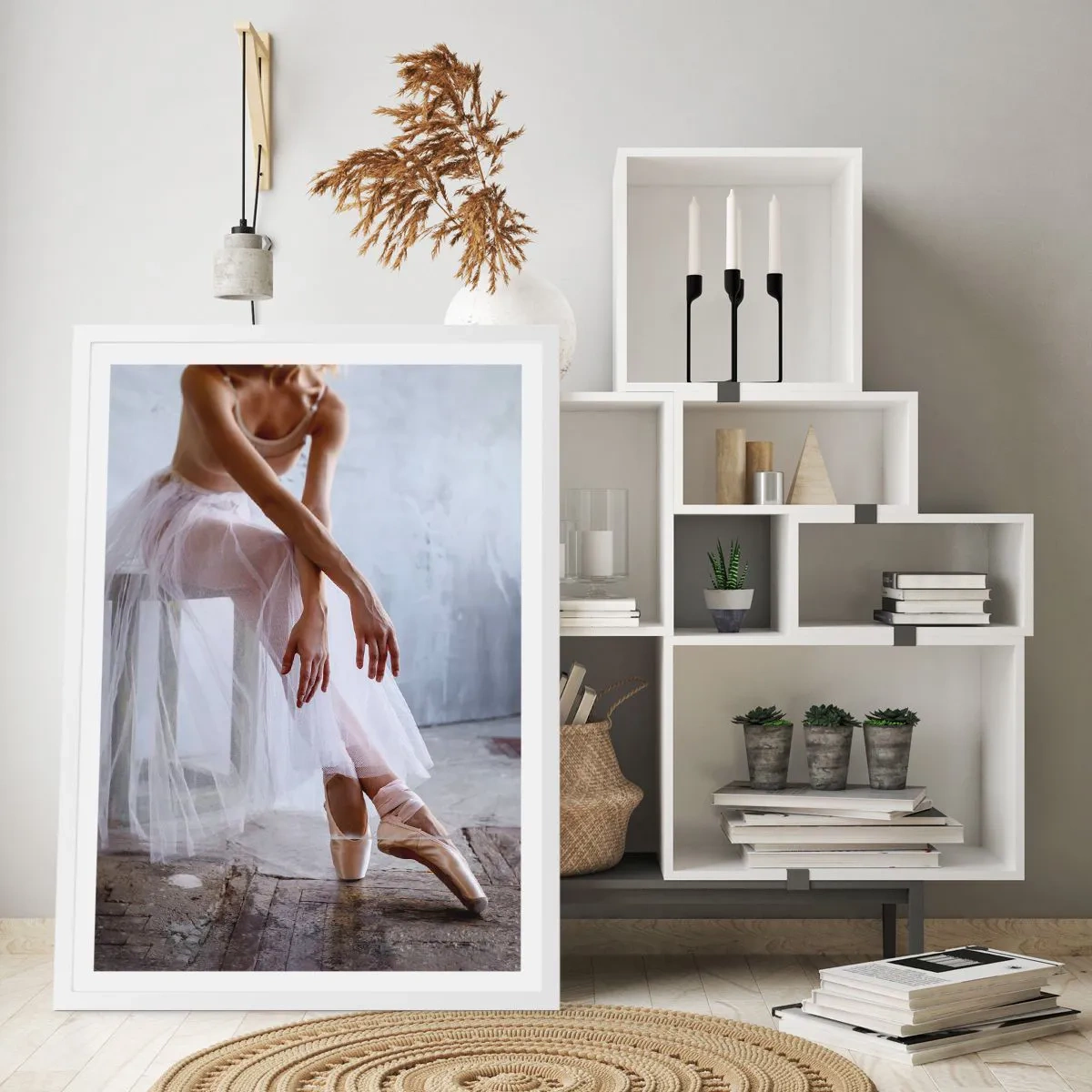 Poster in einem weißen Rahmen - Bevor die Rampe leuchtet - 40x50 cm